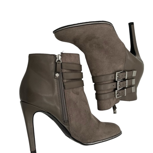 Sam & Libby Triple Gray Buckle Heeled Ankle Bootie Women's Size 7 - Picture 6 of 13